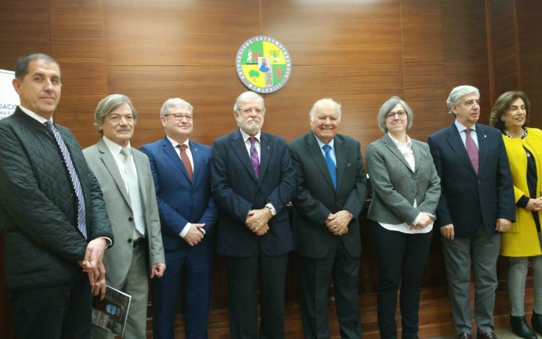 El Ex Secretario General de la SEGIB, Enrique V. Iglesias, analiza los cambios en la coyuntura internacional en una charla organizada por la Fundación