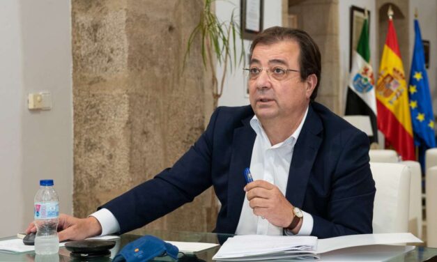 El Patronato de la Fundación Yuste aprueba el plan de actuación para 2022 y el nombramiento de Enrique Moradiellos como académico de Yuste