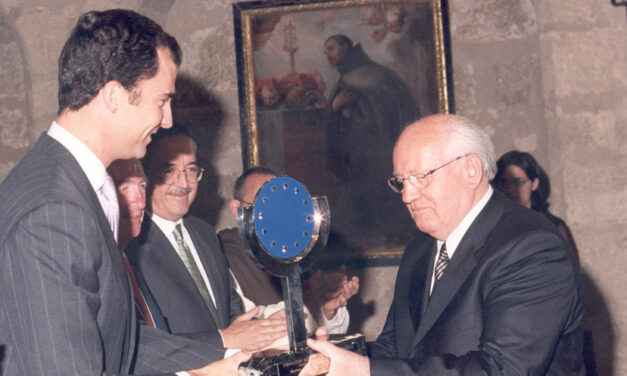 La Fundación Yuste lamenta el fallecimiento de Mijaíl Gorbachov, Premio Europeo Carlos V 2002