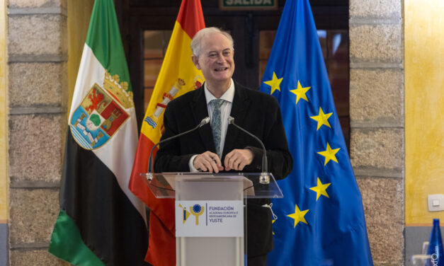 Enrique Moradiellos será investido académico de Yuste en una ceremonia que tendrá lugar mañana en la Presidencia de la Junta de Extremadura