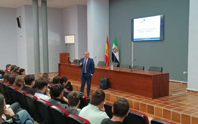 CHARLA EN LA FACULTAD DE DERECHO DE LA UNIVERSIDAD DE EXTREMADURA