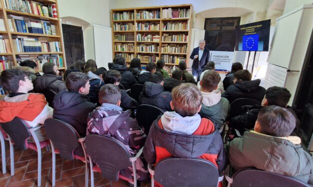 CHARLA AL IES VALLE DEL JERTE